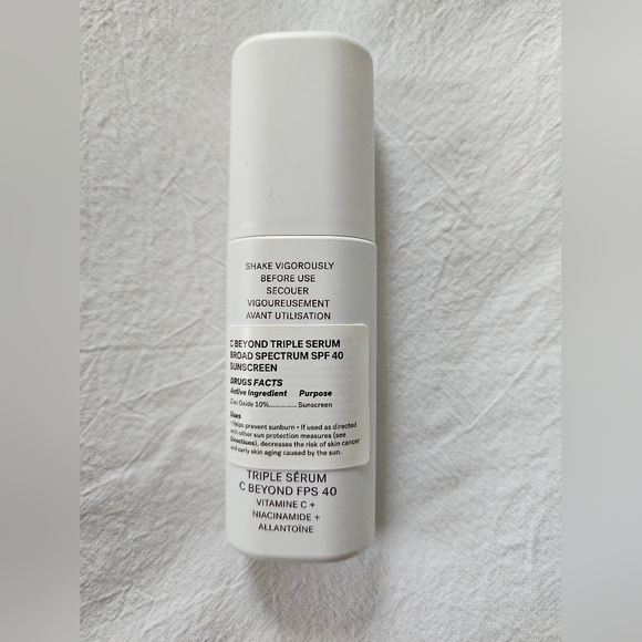 Ilia C Beyond Triple Serum Broad Spectrum SPF 40 Sunscreen Tone 1 - Picture 4 of 9